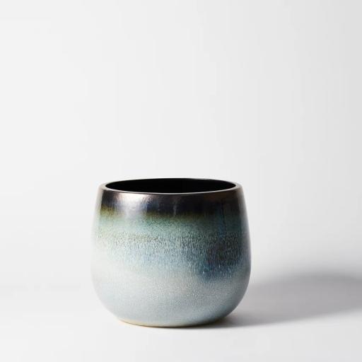 Large Reactive Earth Planter