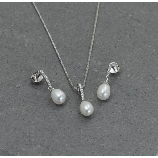 Azendi Sterling Silver and Pave Oval Pearl Drop Pendant 2.jpg